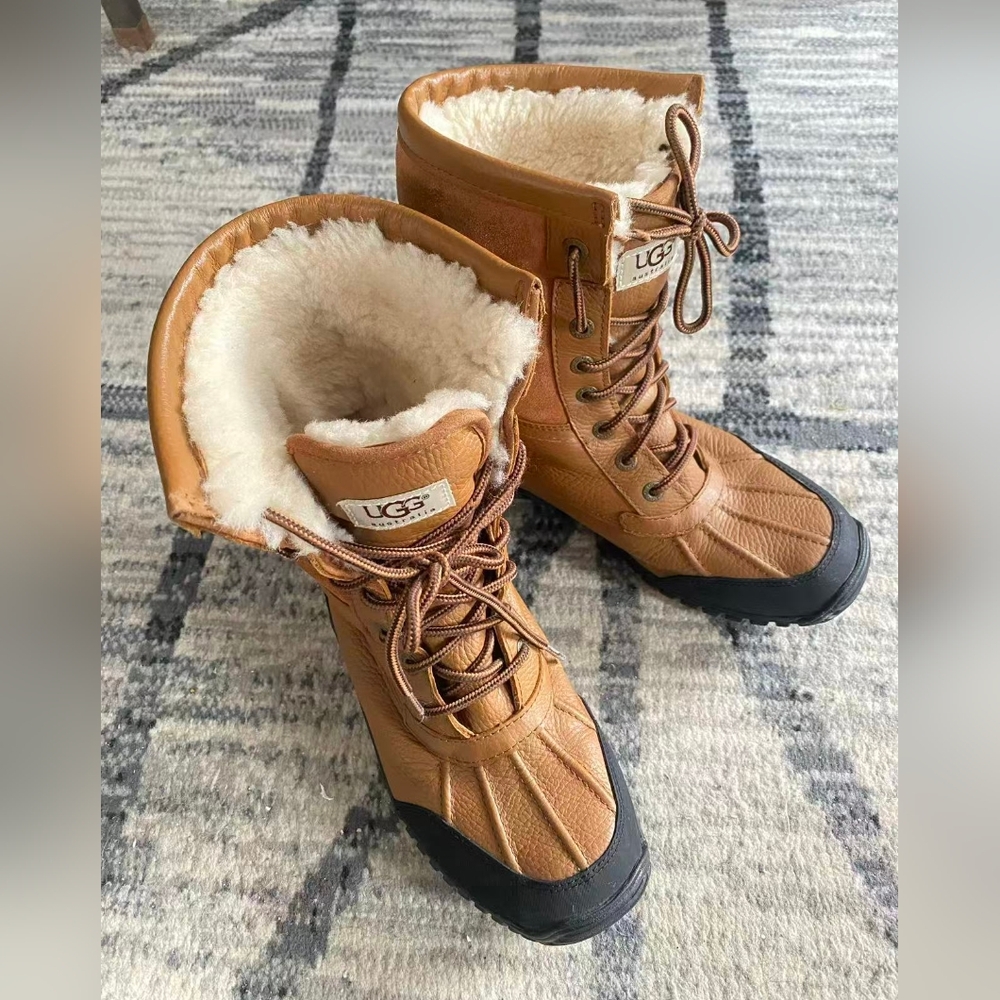 UGG ADIRONDACK Boots